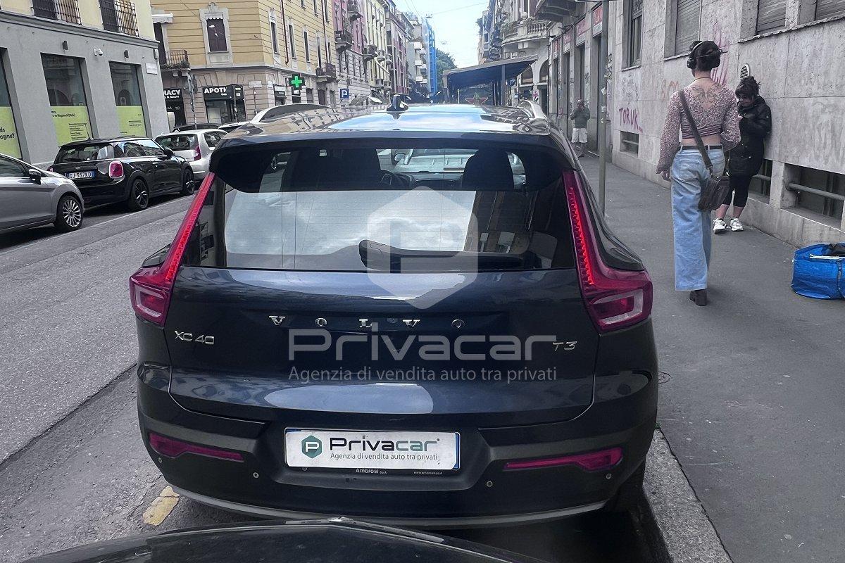 VOLVO XC40 T3 Geartronic Momentum Pro