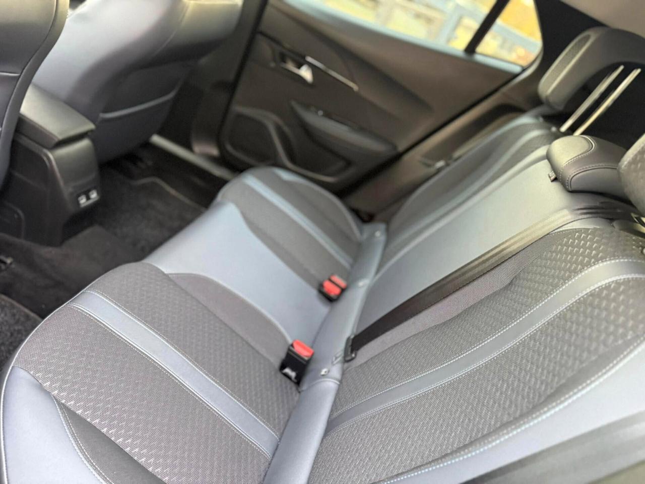 Peugeot 2008 BlueHDi 130 S&S EAT8 Allure