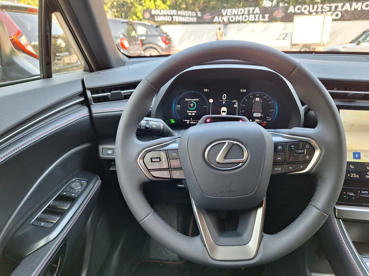 Lexus LBX Hybrid Emotion