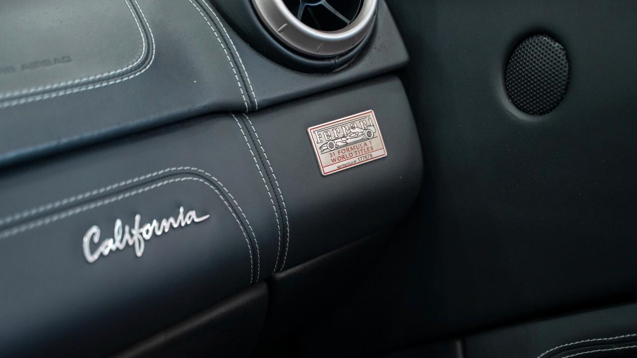 Ferrari California 4.3 DCT CABRIO CARBOCERAMIC 20" *SERVICE FERRARI*