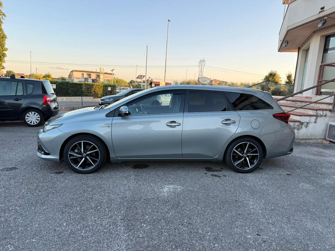 Toyota Auris Touring Sports 1.8 Hybrid Lounge