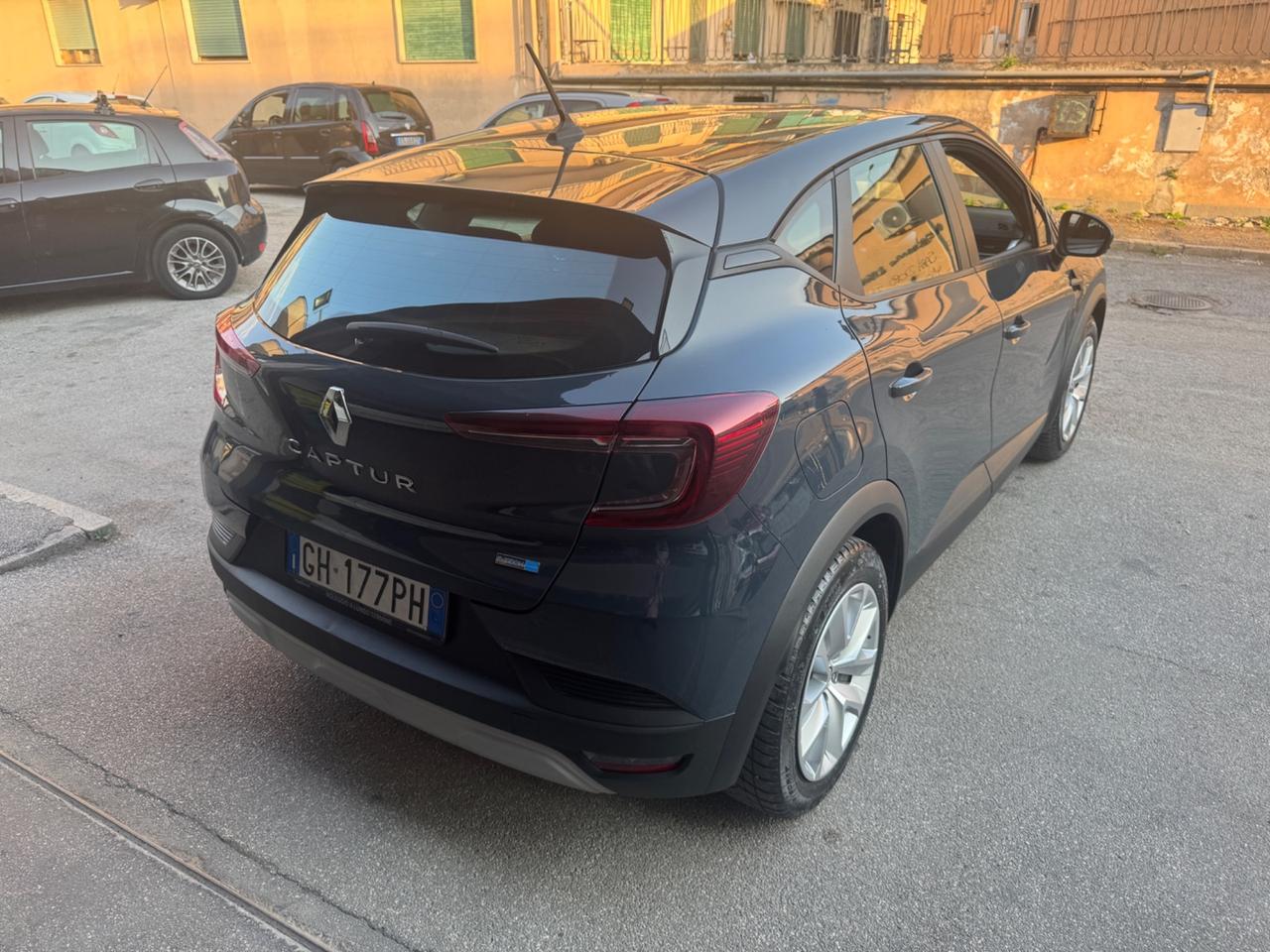 Renault Captur Full Hybrid E-Tech 145 CV Initiale Paris