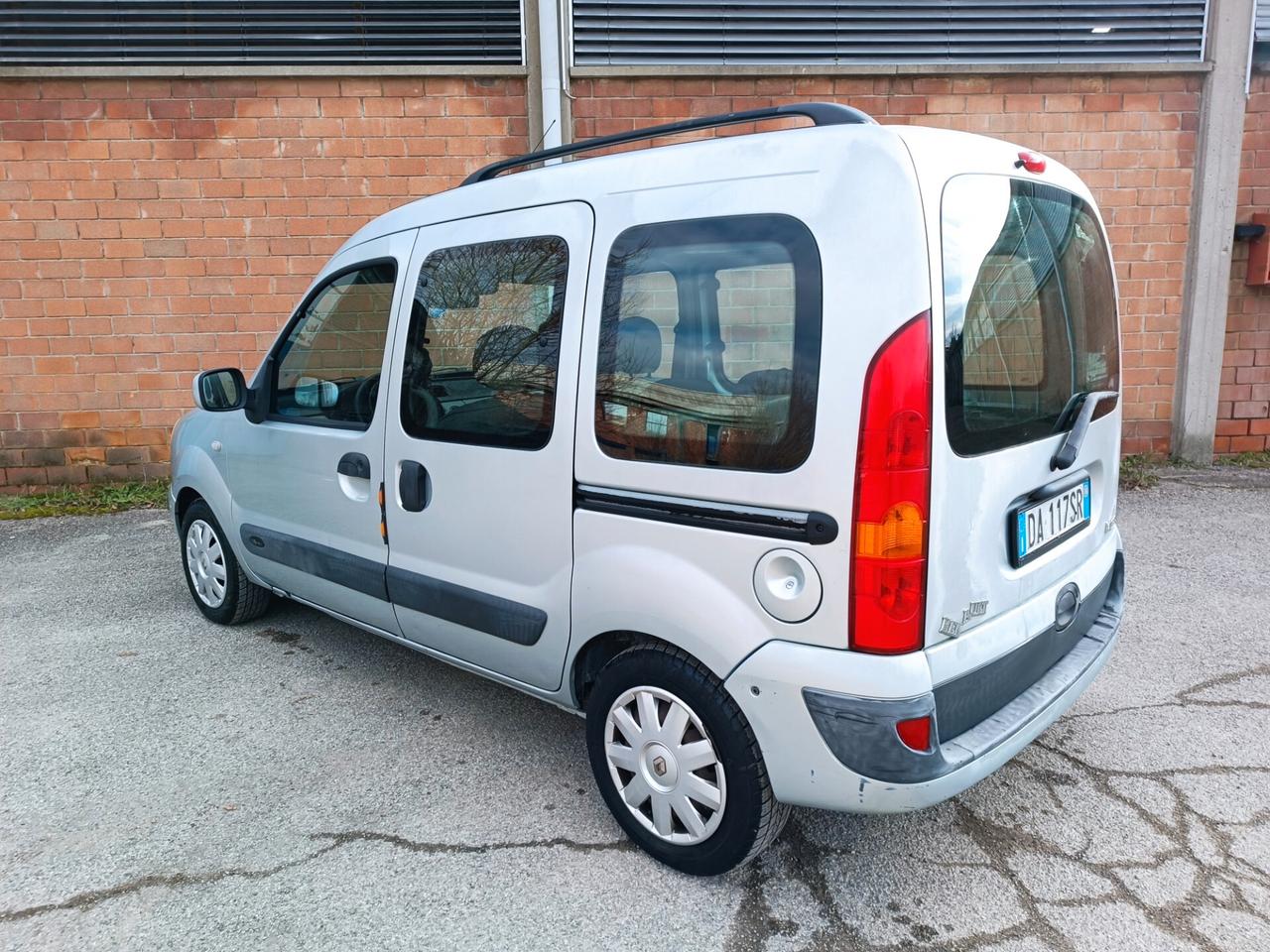 Renault Kangoo Comandi disabili metano