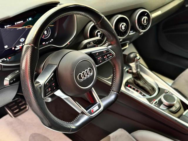 AUDI TT Coupé 1.8 TFSI S tronic S-LINE
