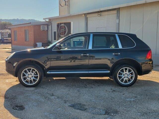 Porsche CAYENNE 3.2 V6 -UNI PRO -