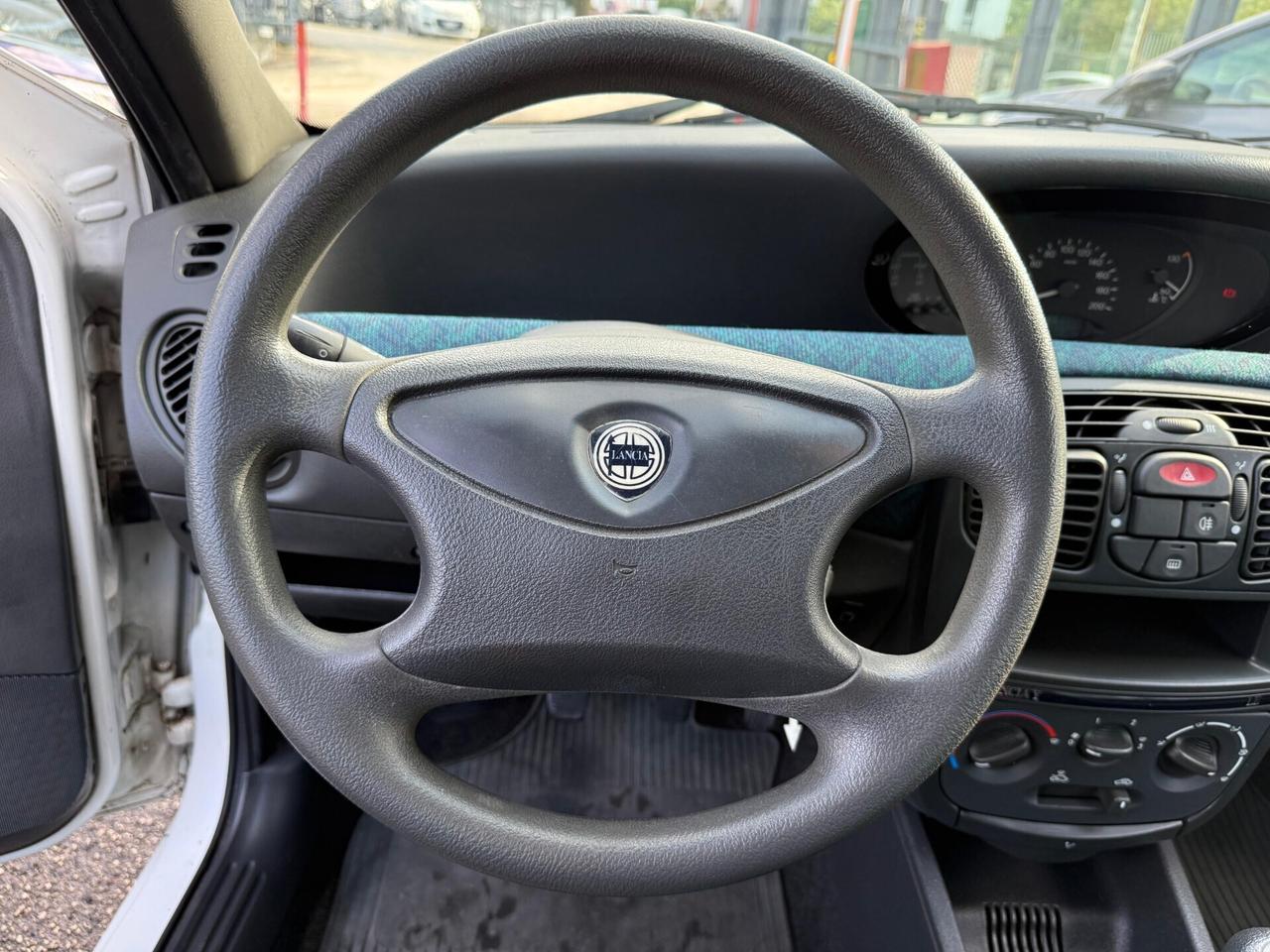 Lancia Y 1.2i 16V cat LS