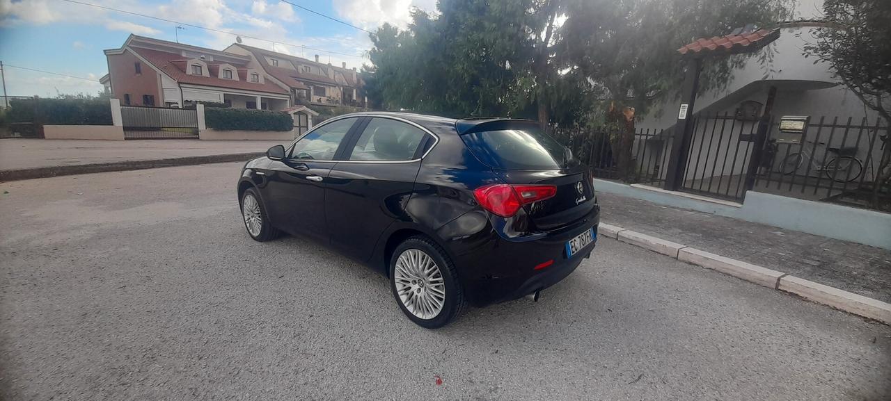 Alfa Romeo Giulietta 2.0 JTDm-2 140 CV Distinctive