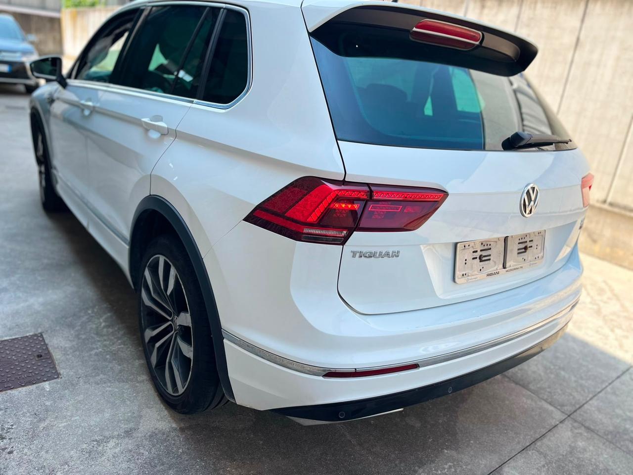 Volkswagen Tiguan 2.0 BiTDI SCR DSG 4MOTION Advanced R-Line BMT
