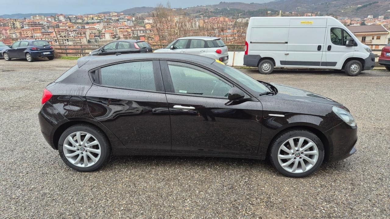 Alfa Romeo Giulietta 1.6JTDm 120CV Super -2018 -Full