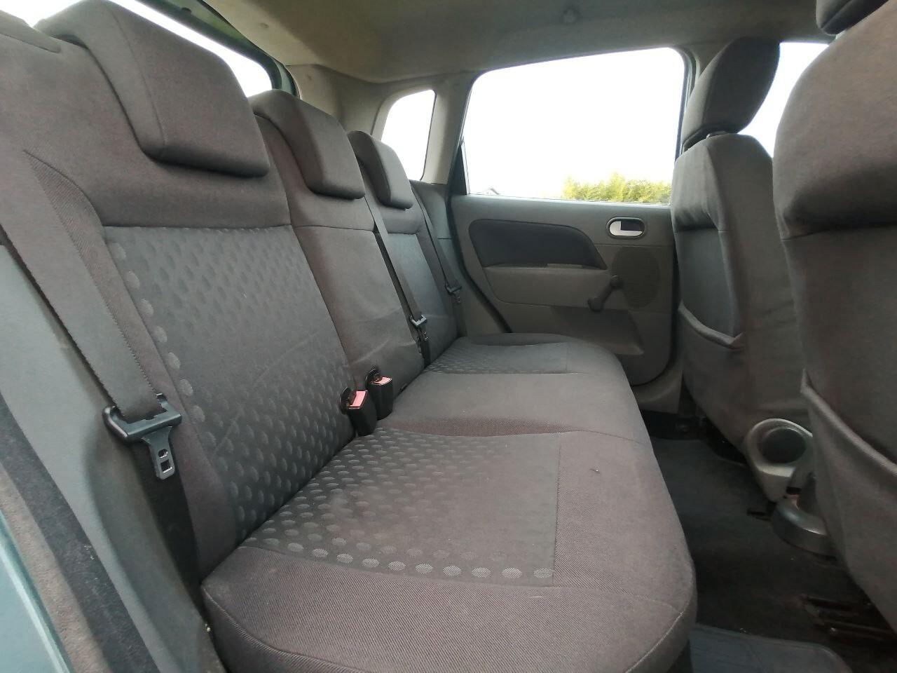 Ford Fiesta 1.4 16V 5p. Ghia