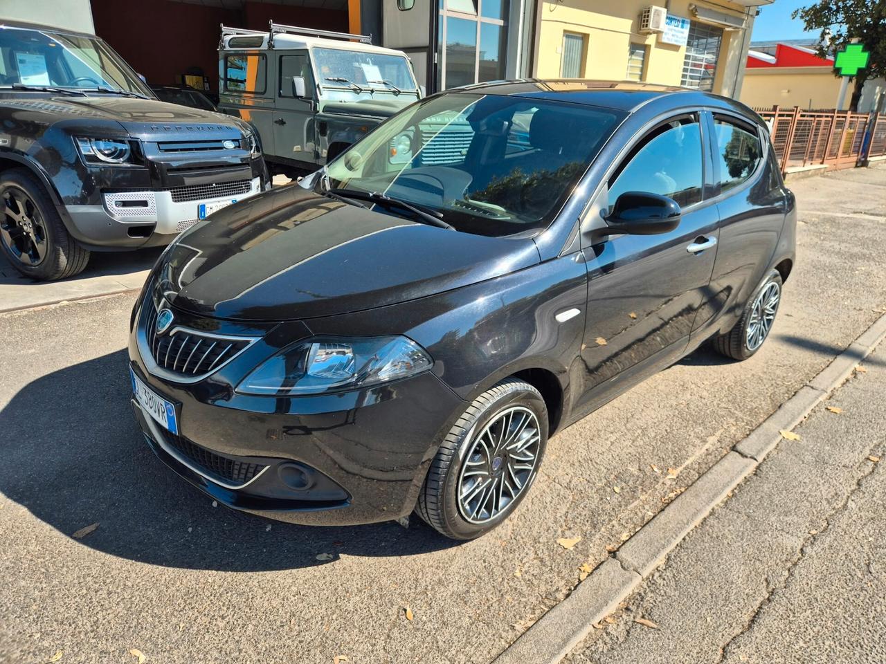 Lancia Ypsilon 1.0 FireFly 5 porte S&S Hybrid Ecochic Silver