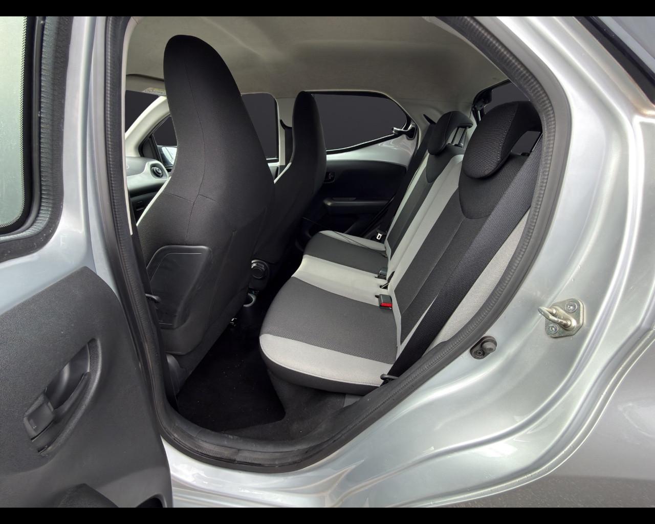 TOYOTA Aygo 1.0 VVT-i 69 CV 5 porte x-play MMT