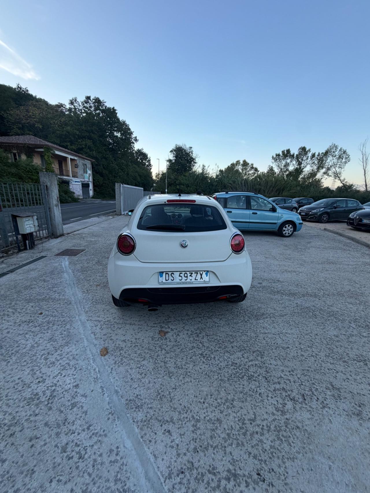 Alfa Romeo MiTo 1.6 JTDm 16V Distinctive Premium Pack