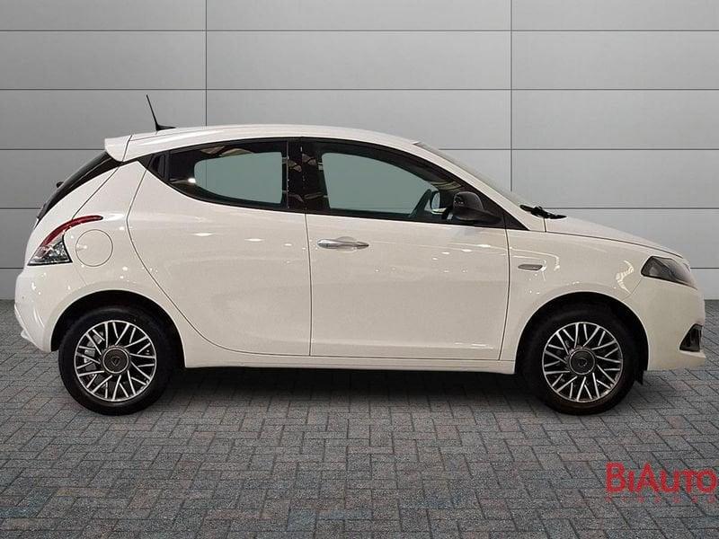 Lancia Ypsilon Ypsilon 1.0 firefly hybrid Gold s&s 70cv