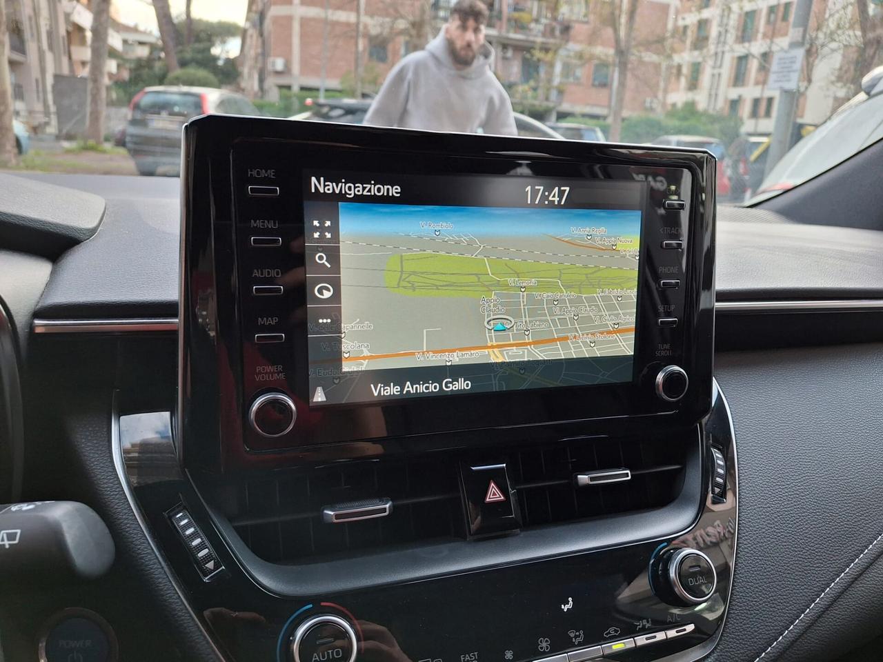 Toyota Corolla TS 1.8 Hybrid Business