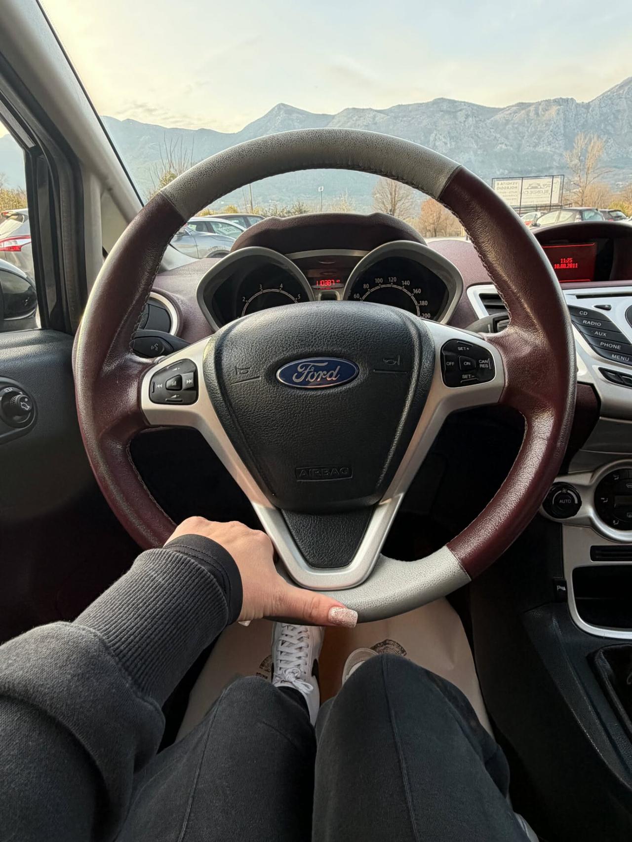 Ford Fiesta 1.6 120CV 3 porte Individual Titanium AUTO UNICA EDIZIONE LIMITATA