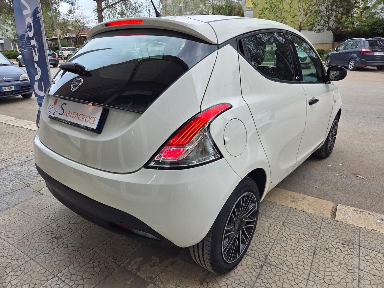 LANCIA YPSILON 1.2 69CV 5 PORTE GPL ELEFANTINO BLU