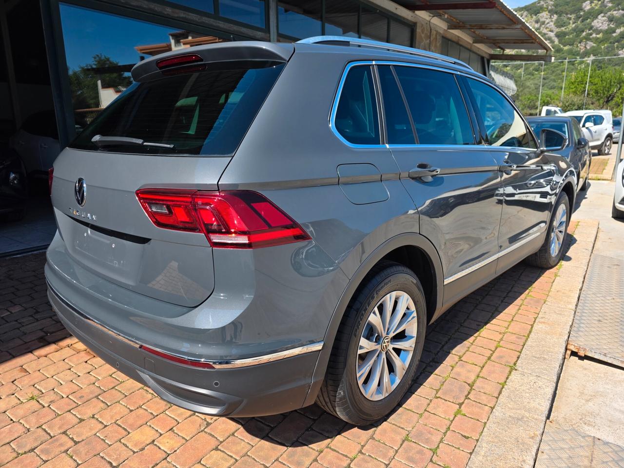 Volkswagen Tiguan 2.0 TDI 150 CV SCR DSG Elegance