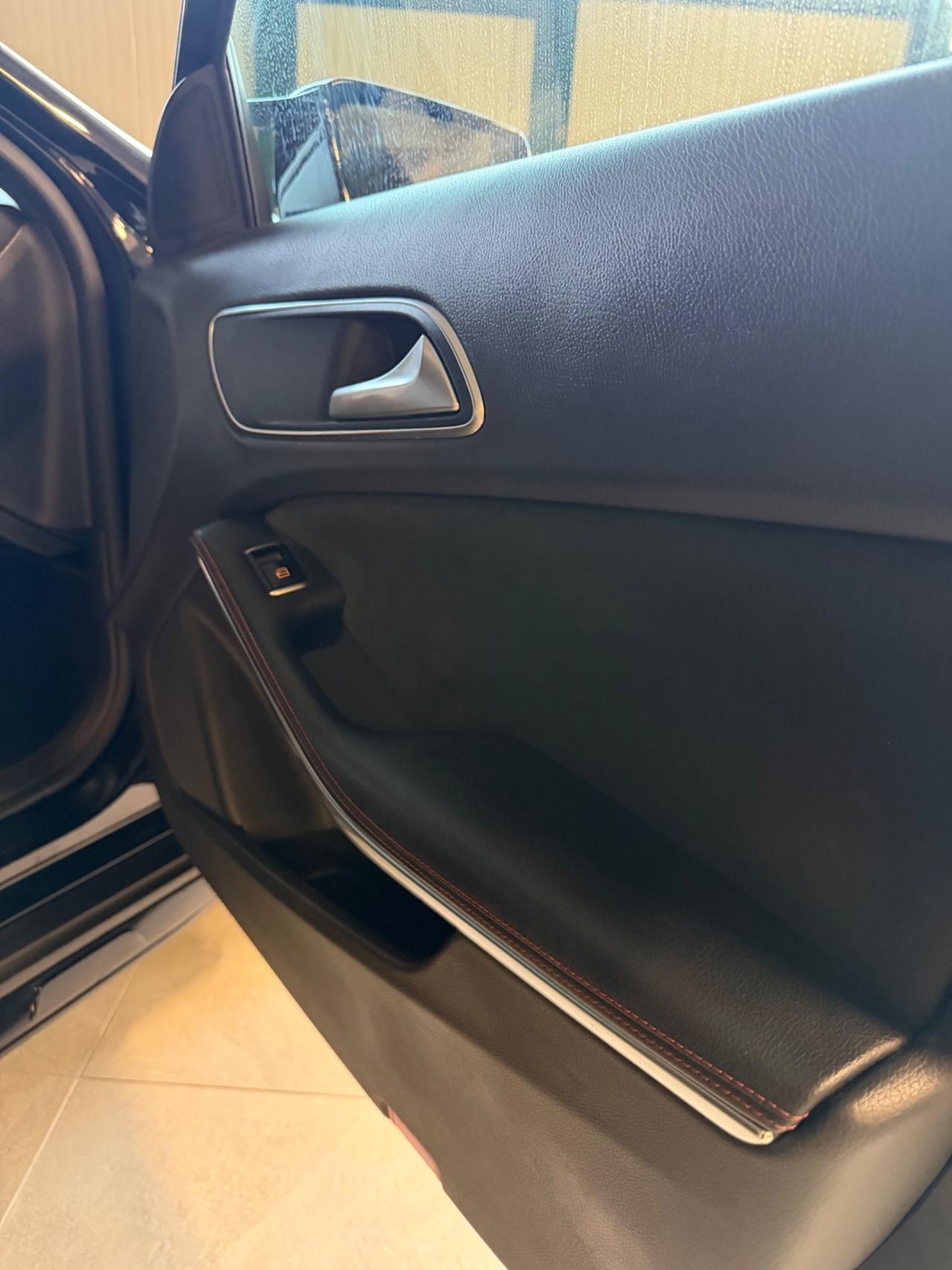 Mercedes-benz GLA 200d 4MATIC PREMIUM UNICOPR