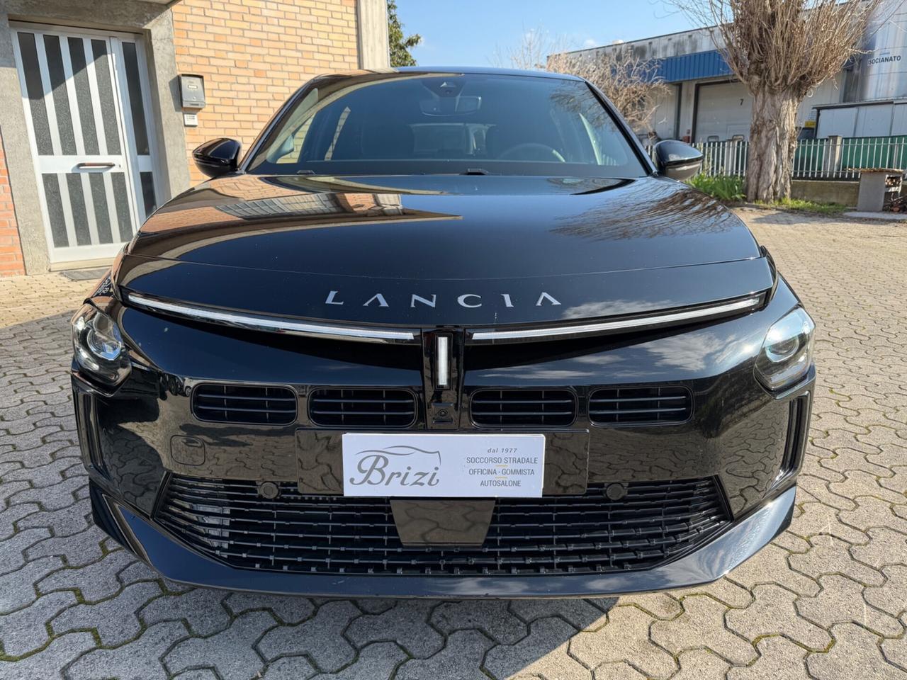 Lancia Ypsilon Hybrid e-DCT LX