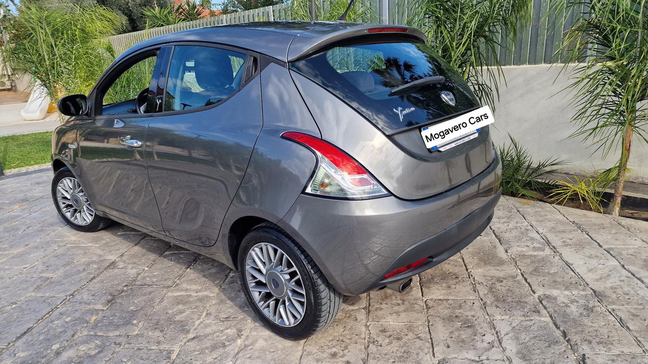 Lancia Ypsilon 1.2 69 CV 5 porte S&S Silver