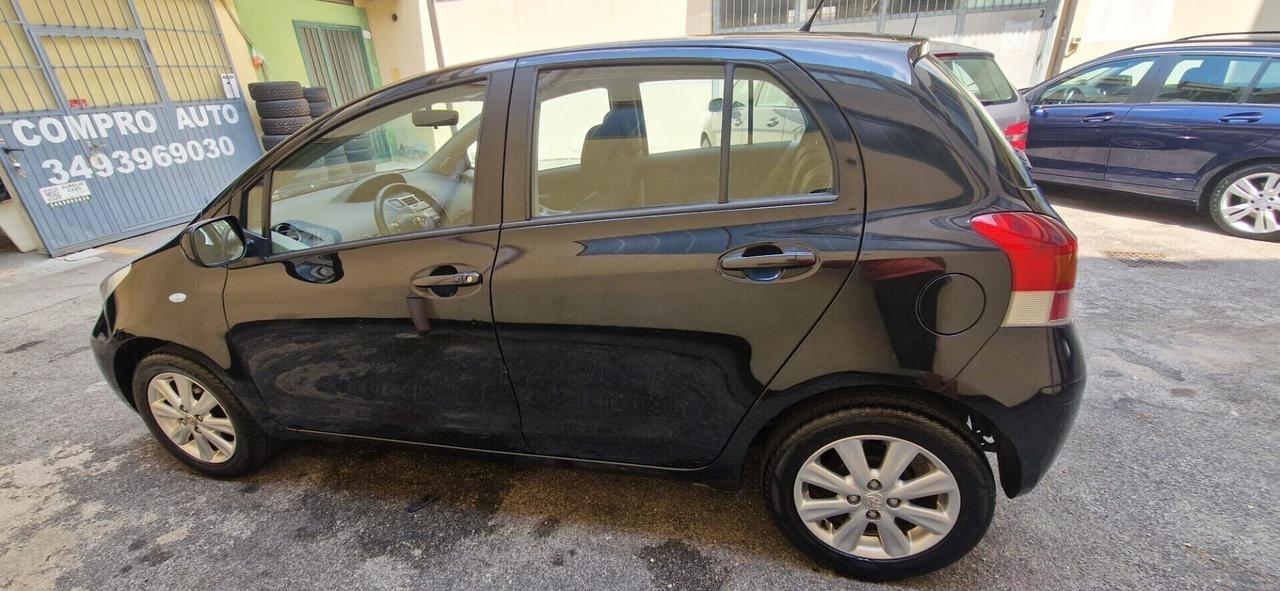 Toyota Yaris 1.0 5 porte Sol