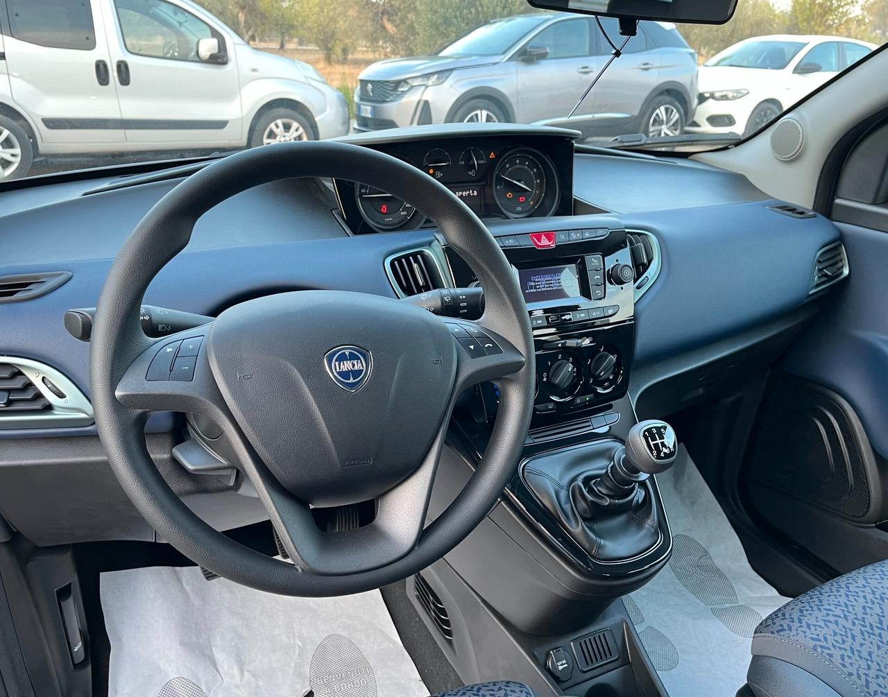 Lancia Ypsilon 1.0 FireFly 5 porte S&S Hybrid Oro Km0