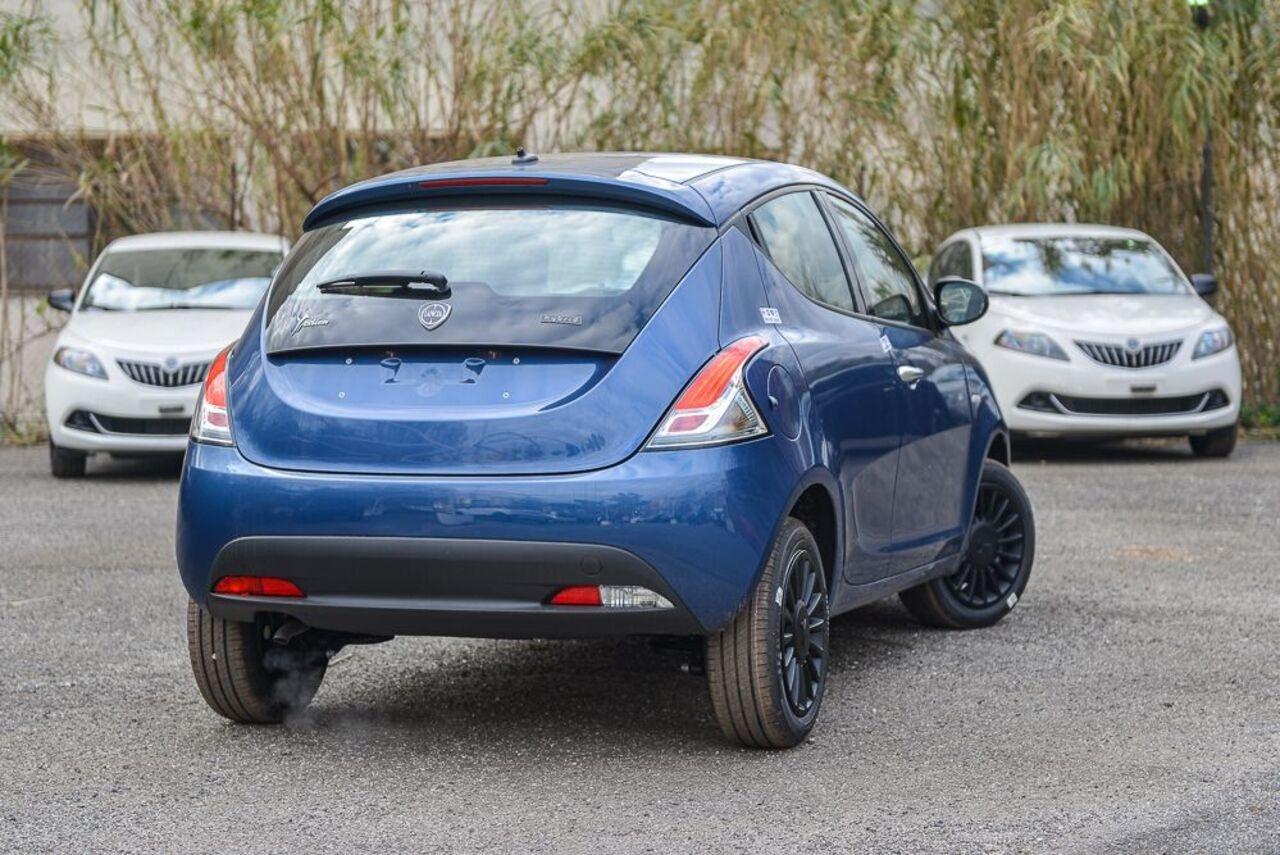 LANCIA Ypsilon III 2021 - Ypsilon 1.0 firefly hybrid Silver s&s 70cv
