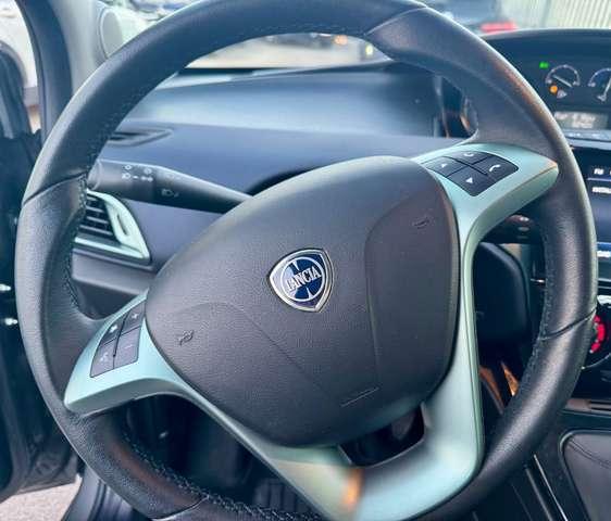 Lancia Ypsilon 1.0 FireFly 5 porte S&S Hybrid Platino