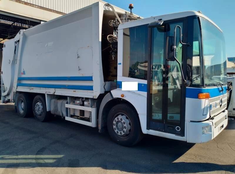 MERCEDES ECONIC 2628 COMPATTATORE CON VOLTACASSONETTI POST.