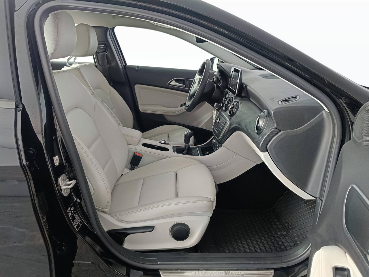 Mercedes-Benz GLA-X156 2014 - GLA 180 d (cdi) Executive