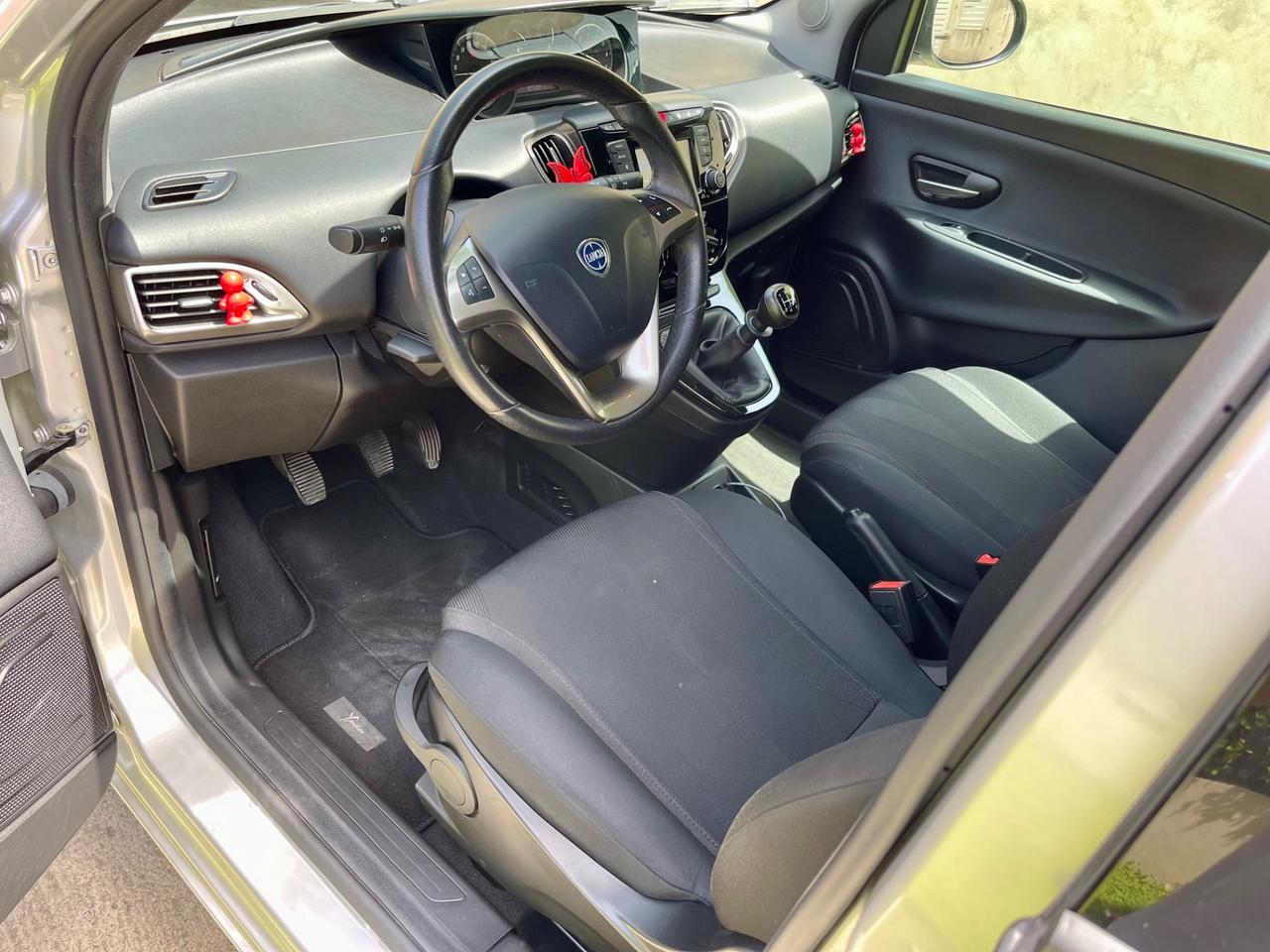 Lancia Ypsilon 1.2 69 CV 5 porte 56000 km