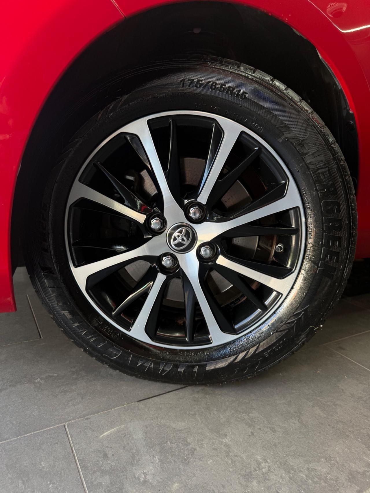 Toyota Yaris 1.5 Hybrid TREND RED EDITION 2018