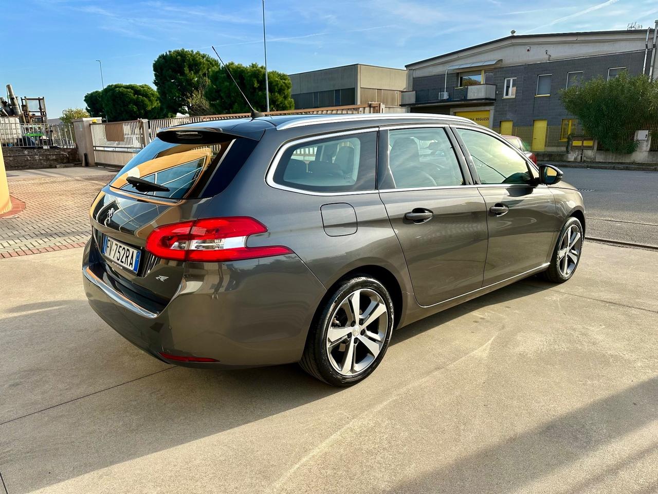 Peugeot 308 BlueHDi 130 S&S SW Active