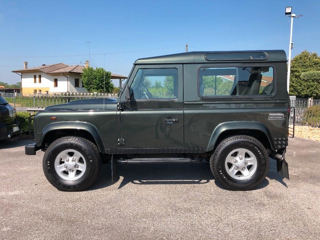 Land Rover Defender 90 2.4 TD4 Station Wagon S