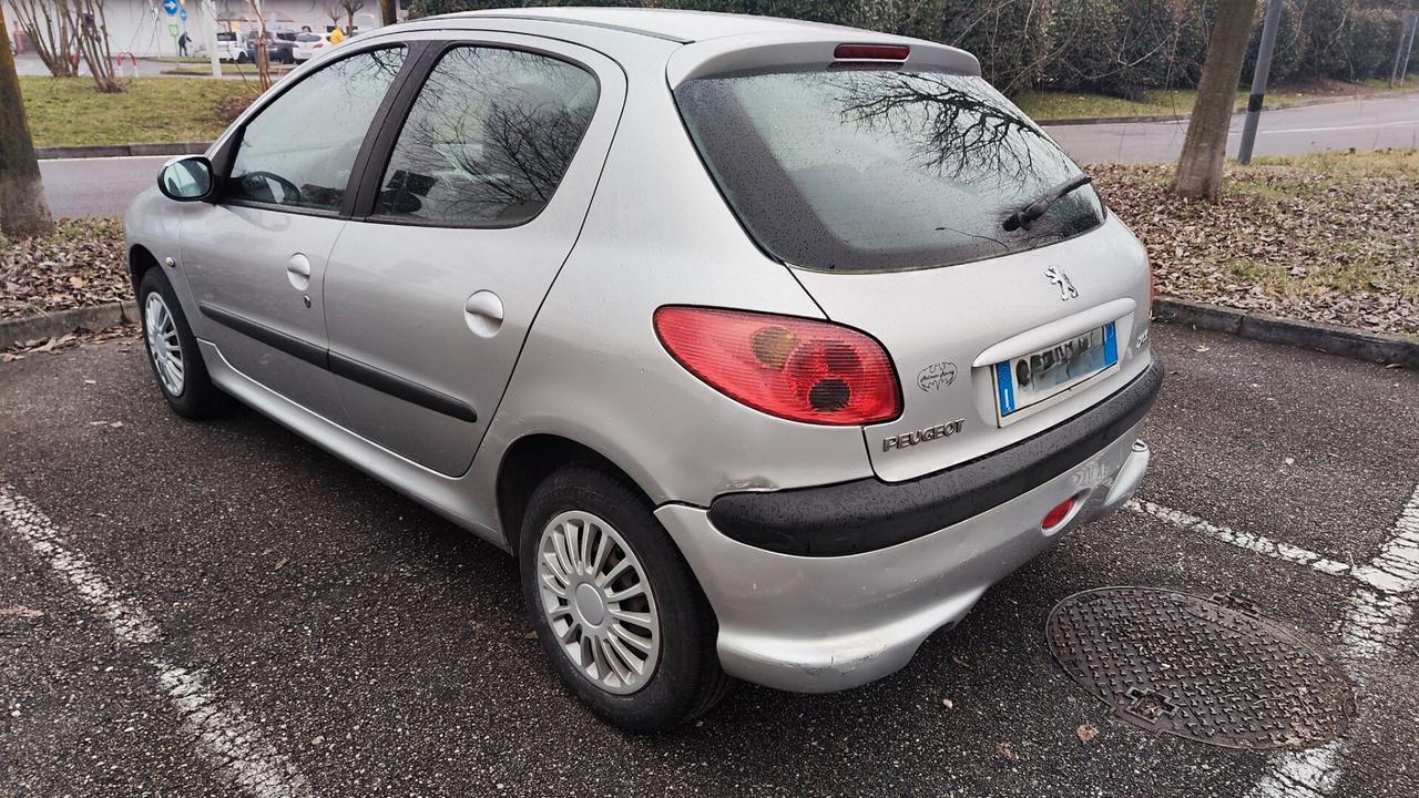 Peugeot 206 1.1 5p. XT