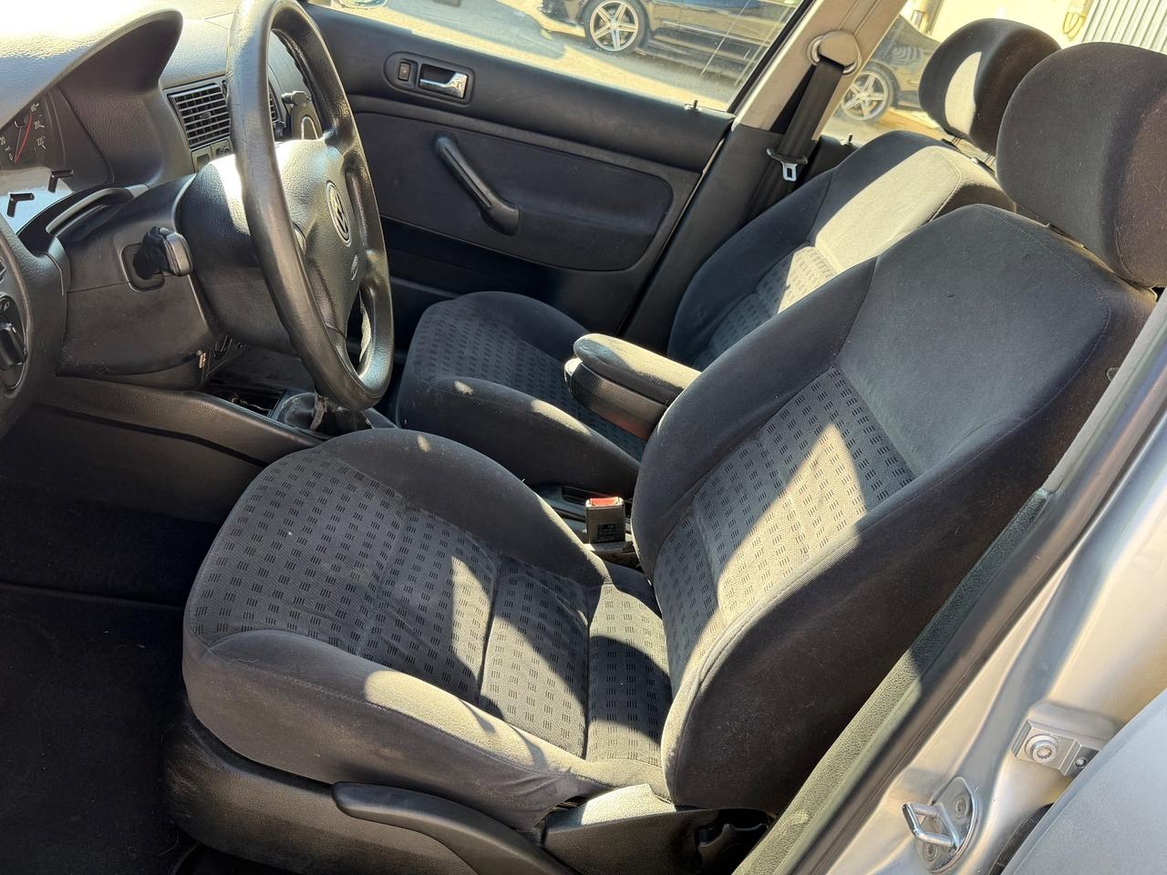 Volkswagen Golf 1.9 TDI/115 CV cat Variant C.line