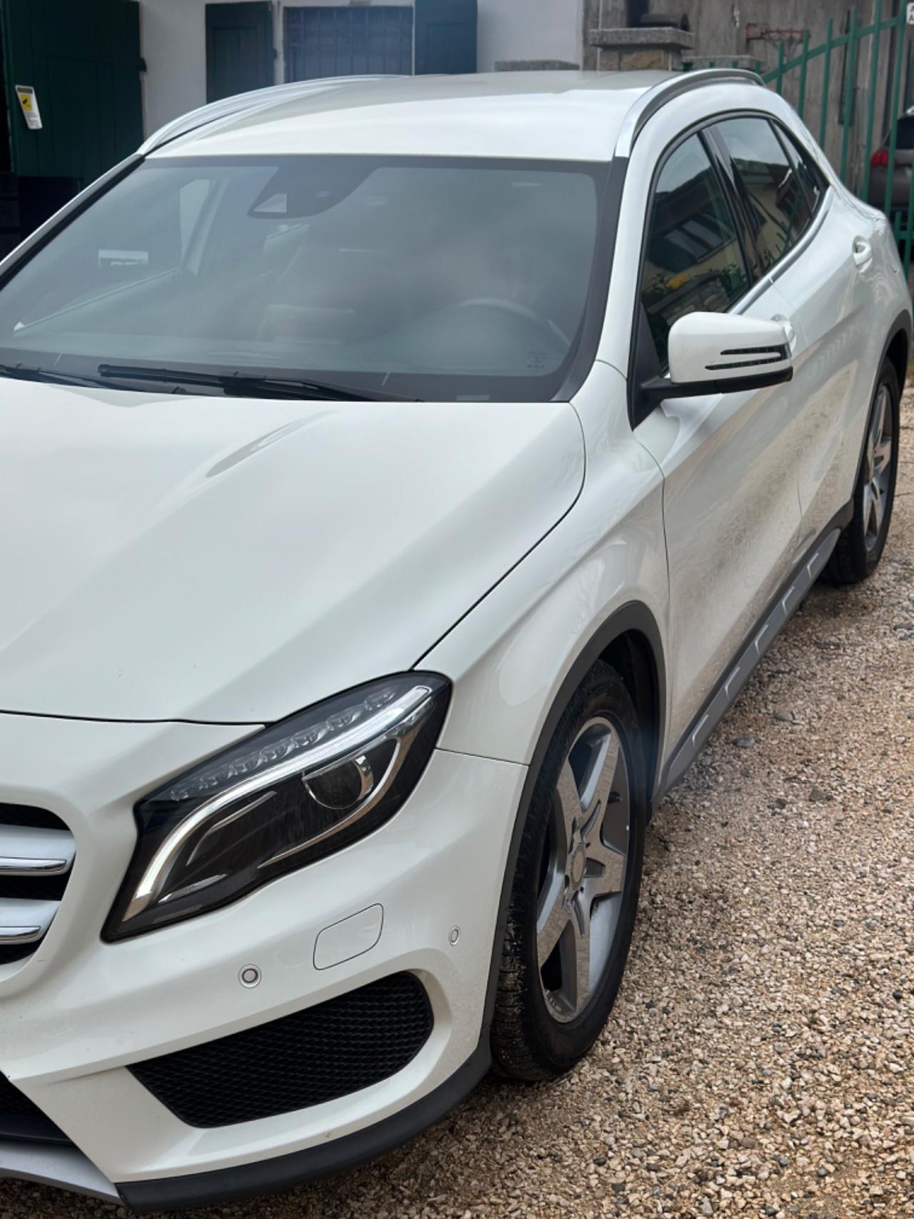 Mercedes-benz GLA 200d 4MATIC PREMIUM UNICOPR