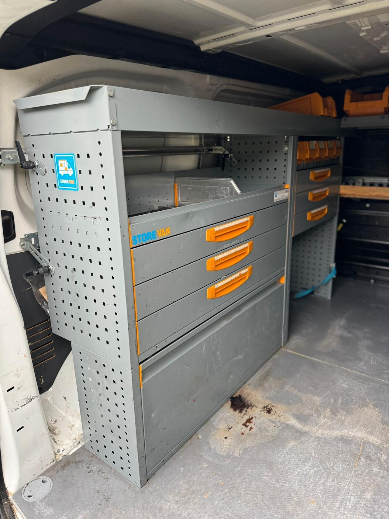 Peugeot Expert BlueHDi 100 S&S PL-TN Furgone Premium Standard | CON ATTREZZATURA