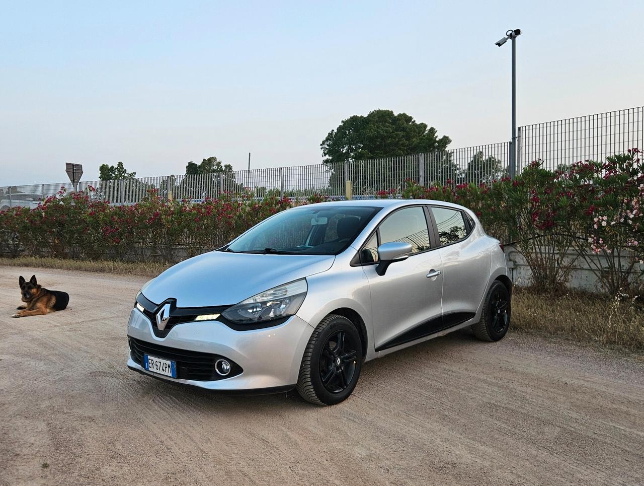 Renault Clio 1.2 75CV 5P Costume National