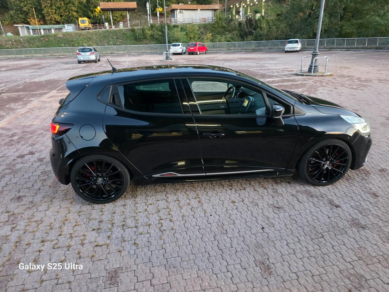 Clio rs trophy cv 220 valutiamo usato