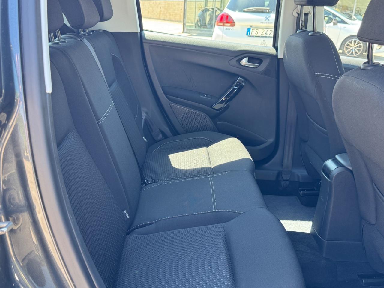 Peugeot 208 BlueHDi 100 5 porte Allure