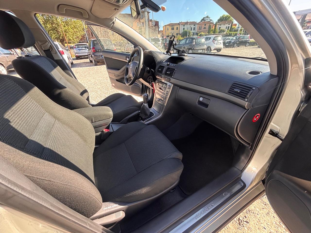 Toyota Avensis 2.0 D-4D 16V Station Wagon