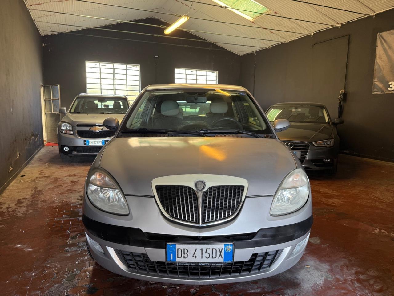 Lancia Ypsilon 1.2 Argento 60CV Ok Neopatentati