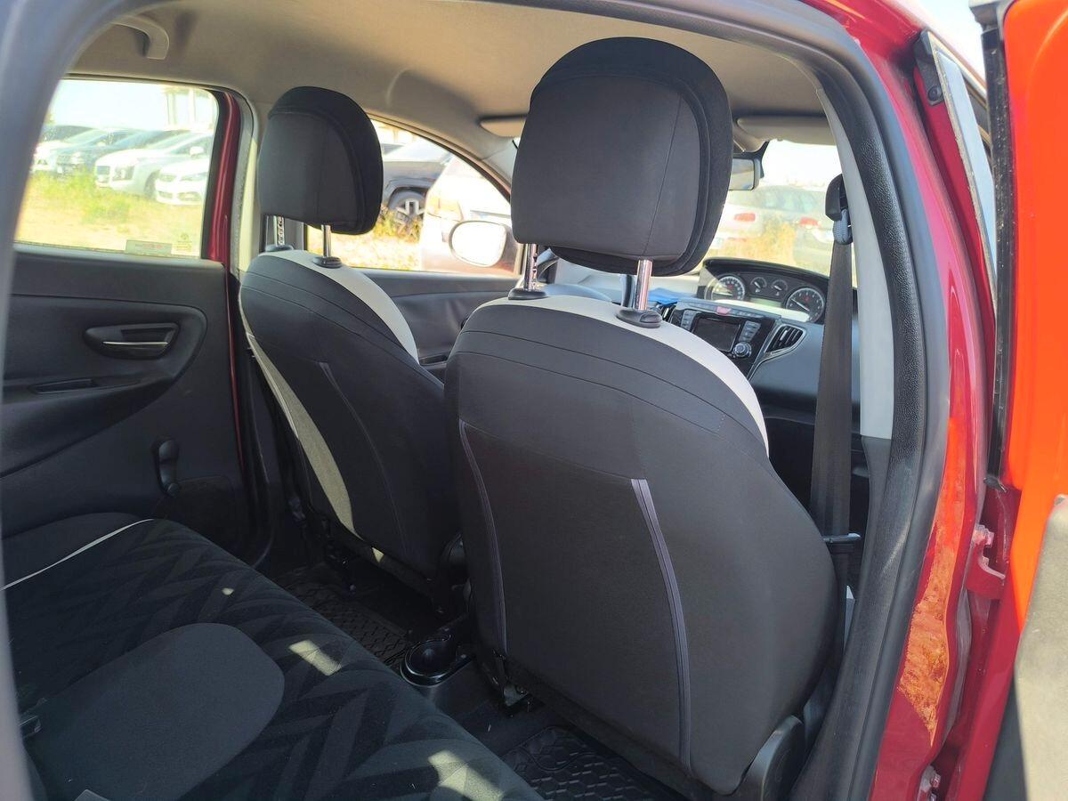 Lancia Ypsilon 0.9 TwinAir 85 CV 5 porte S&S DFN Gold AUTOMATICA