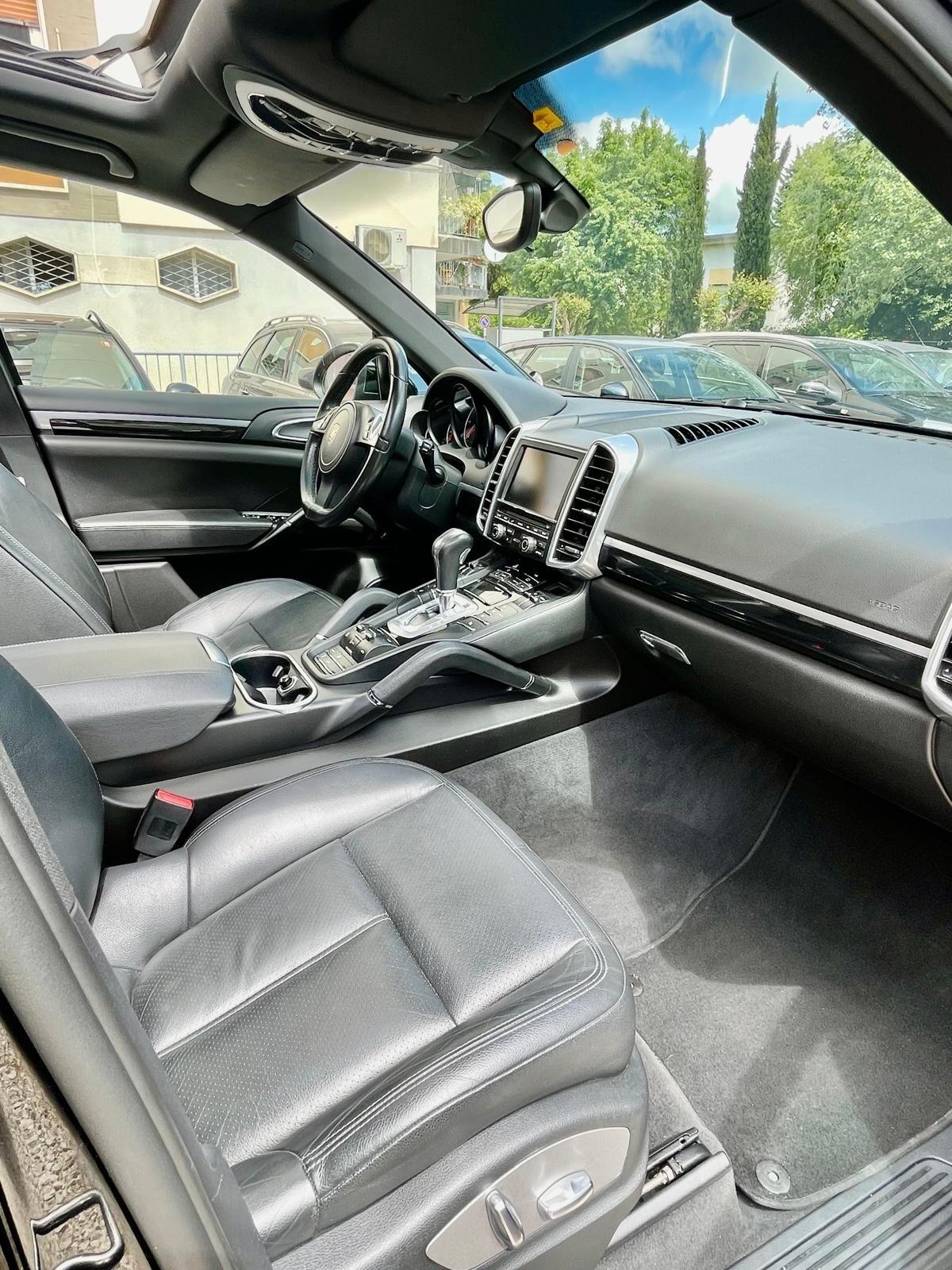 Porsche Cayenne - All-Black CERCHI 21 TETTO PANORAMICO