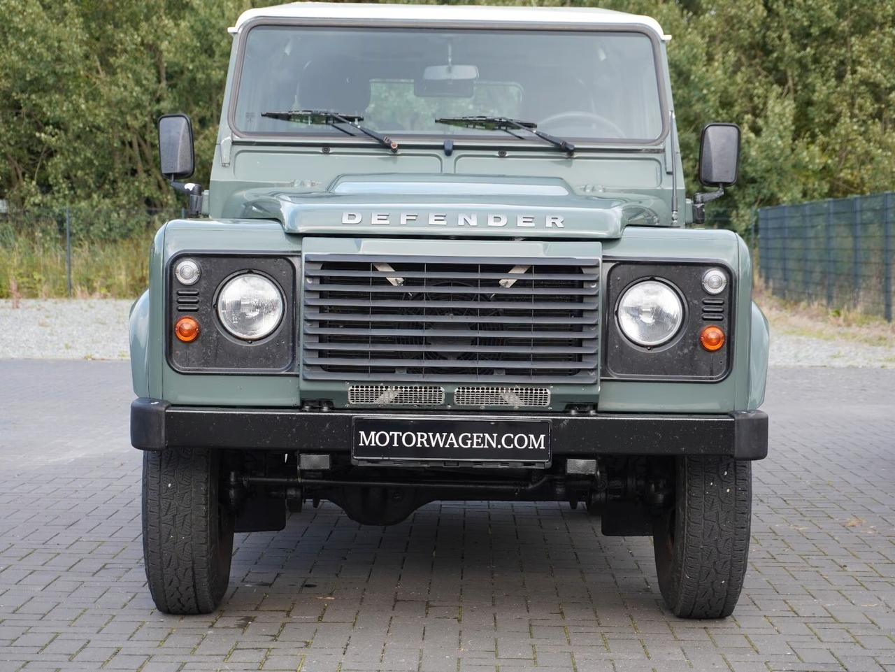 Land Rover Defender 90 TD4 Station Wagon E
