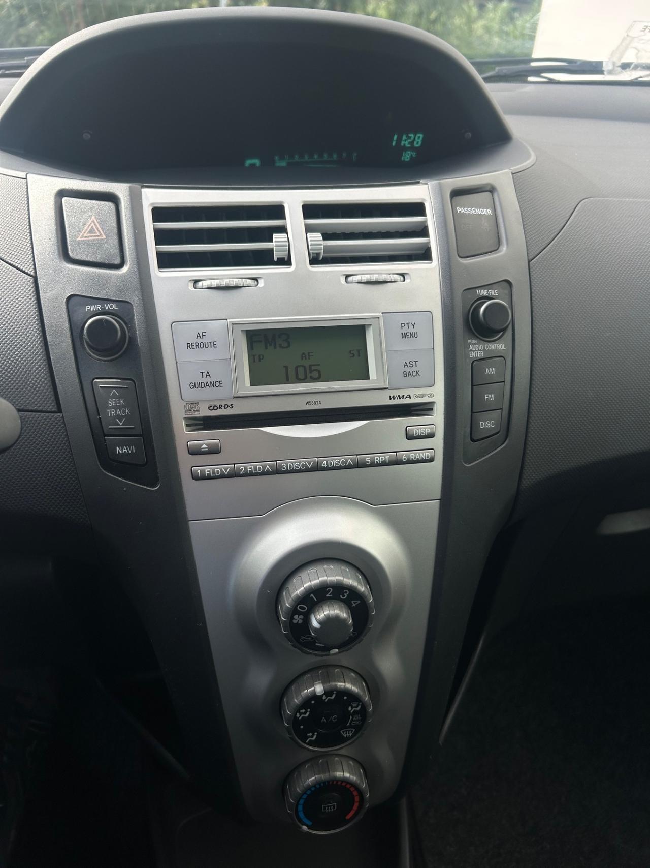 Toyota Yaris 1.0 3 porte Sol