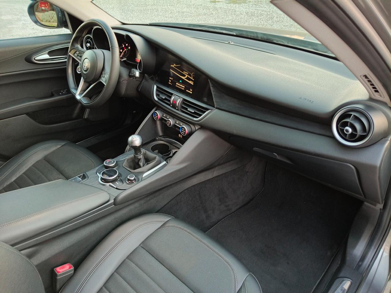Alfa Romeo Giulia 2.2 Turbodiesel 160 CV VELOCE