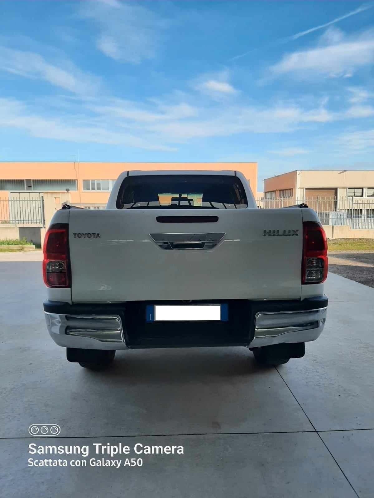 Toyota Hilux 2.4 D-4D 4WD 2 porte Chassis & Cab Comfort